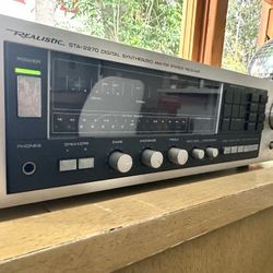 Realistic STA- 2270 Receiver 