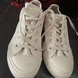 Girls Converse & Vans 