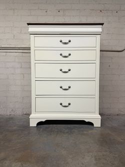 Delivery is available white chest dresser with 6 storage drawers $290 OBO!