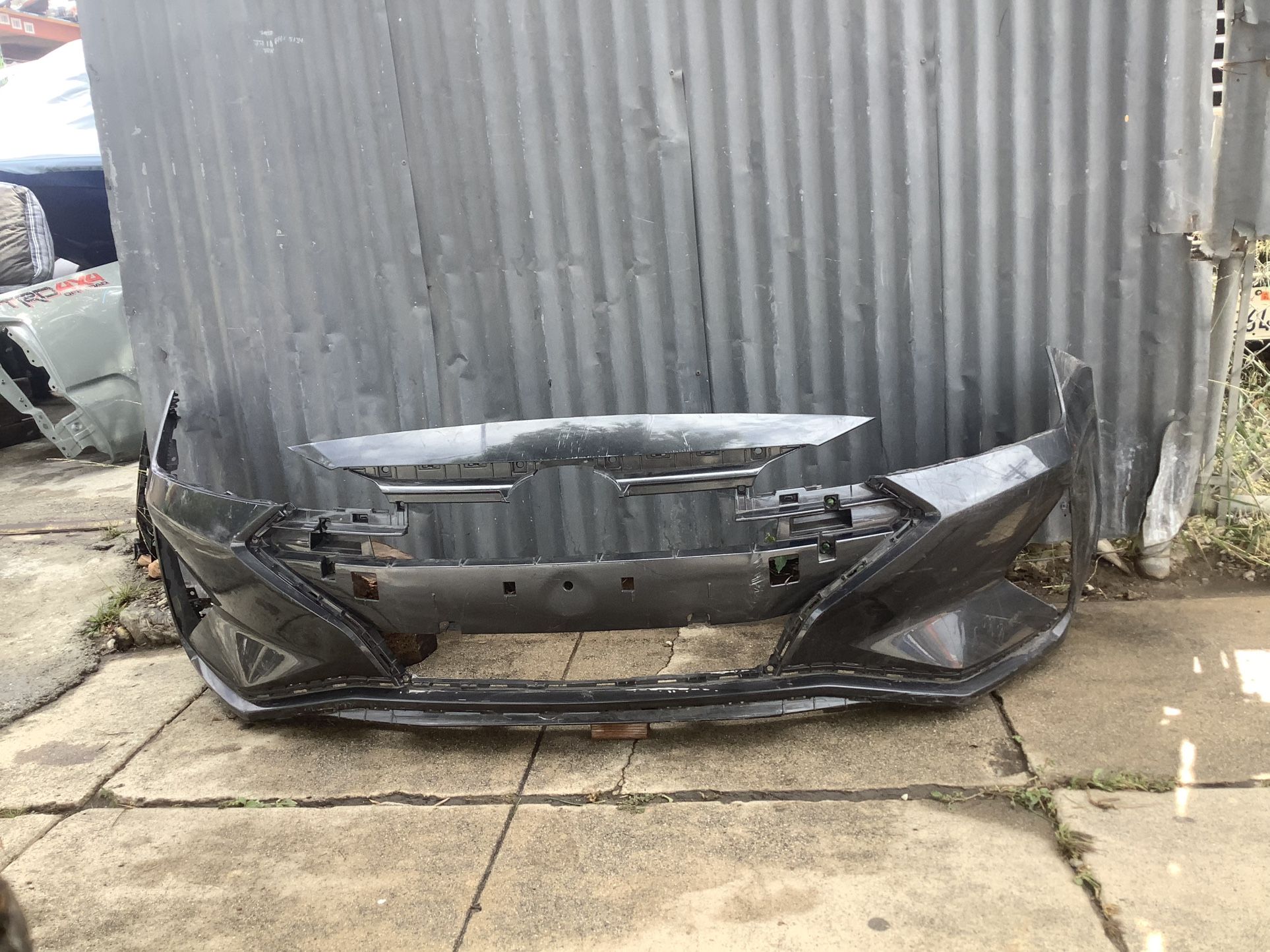 2019 2020 HYUNDAI ELANTRA FRONT BUMPER OEM for Sale in Wilmington