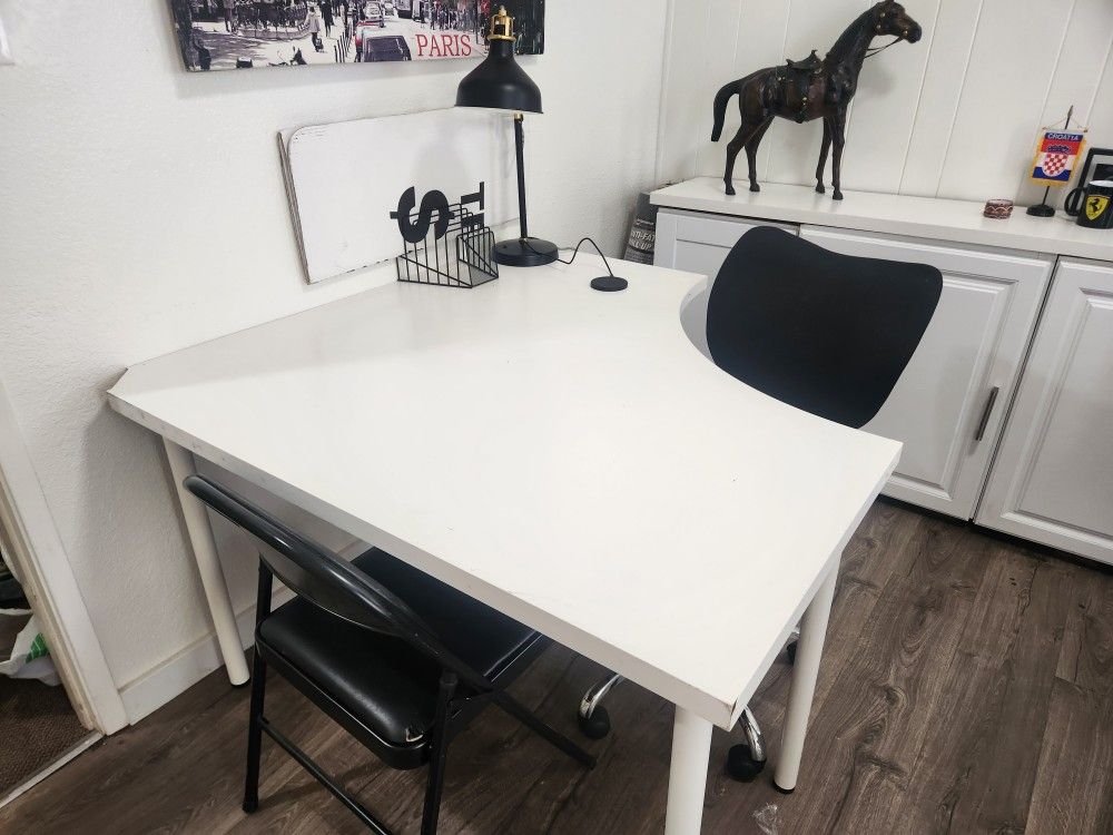 Corner Desk With Chair