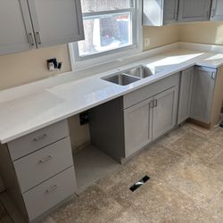QUARTZ COUNTERTOPS FOE SALE!!