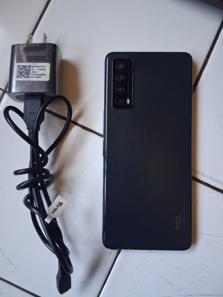 TCL STYLUS 5G.. UNLOCKED USE ANY CARRIER, CASH ONLY, NO TRADES and please Don't Message If You Broke.