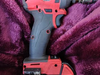 Milwaukee M18 Cordless Impact Driver with 2.0 Battery