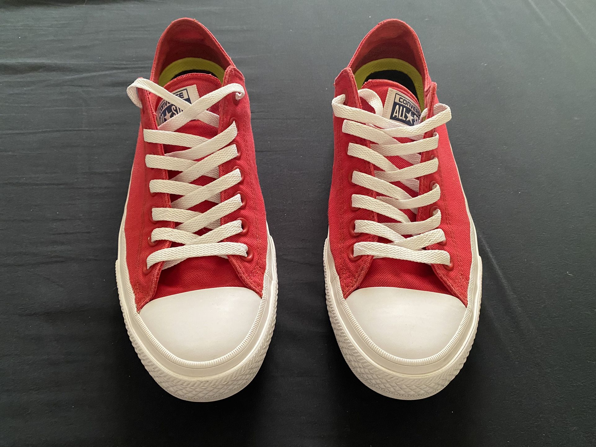 RED CONVERSE ALL STARS