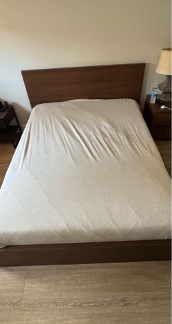 12’’ Queen Size Mattress by Zinus brand
