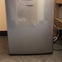 Mini Fridge Whirlpool 