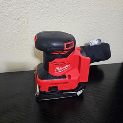 MILWAUKEE M18 SANDER 