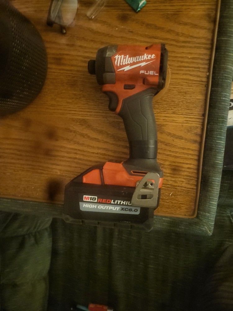 MILWAUKEE FUEL M-18 BRUSHLESS IMPACT DRILL