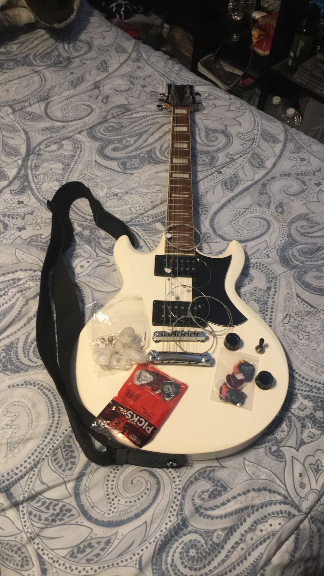 Electric Guitar “Gio Ibanez “