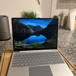 Microsoft Surface Laptop Go