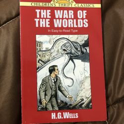 The War of the Worlds by H. G. Wells (paperback)