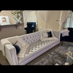 Crème Velvet Tufted Sofa 