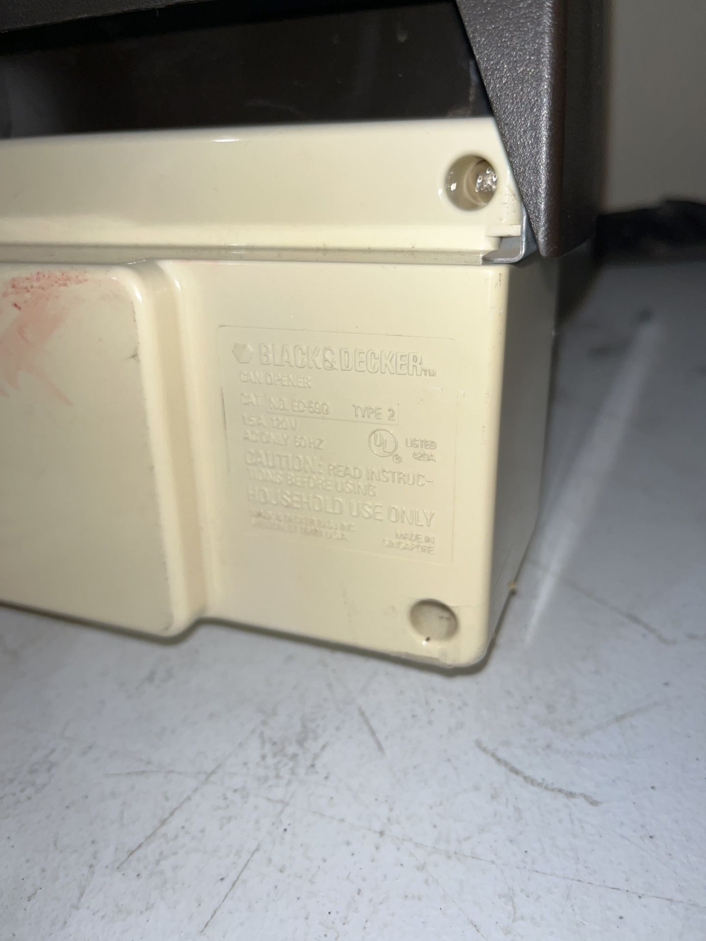 Vintage Black Decker Under Cabinet Electric Can Opener EC59D Cream/Beige  Used