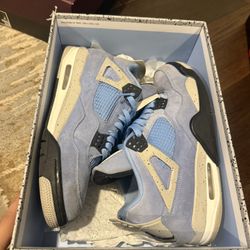 Jordan 4 University Blue