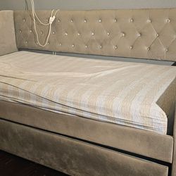 Twin Daybed and Trundle