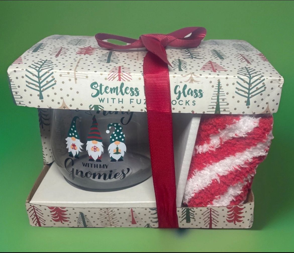 Wining With My Gnomies Seamless Wine Glass With Fuzzy Socks Set..(#20)