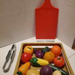 Veggie & Fruits Play Set with Cutting Board 
