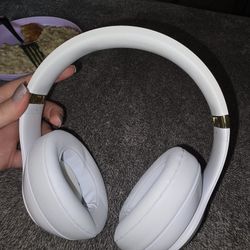 Beats Solo 4