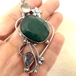 Silver Green Stone Pendant Necklace 