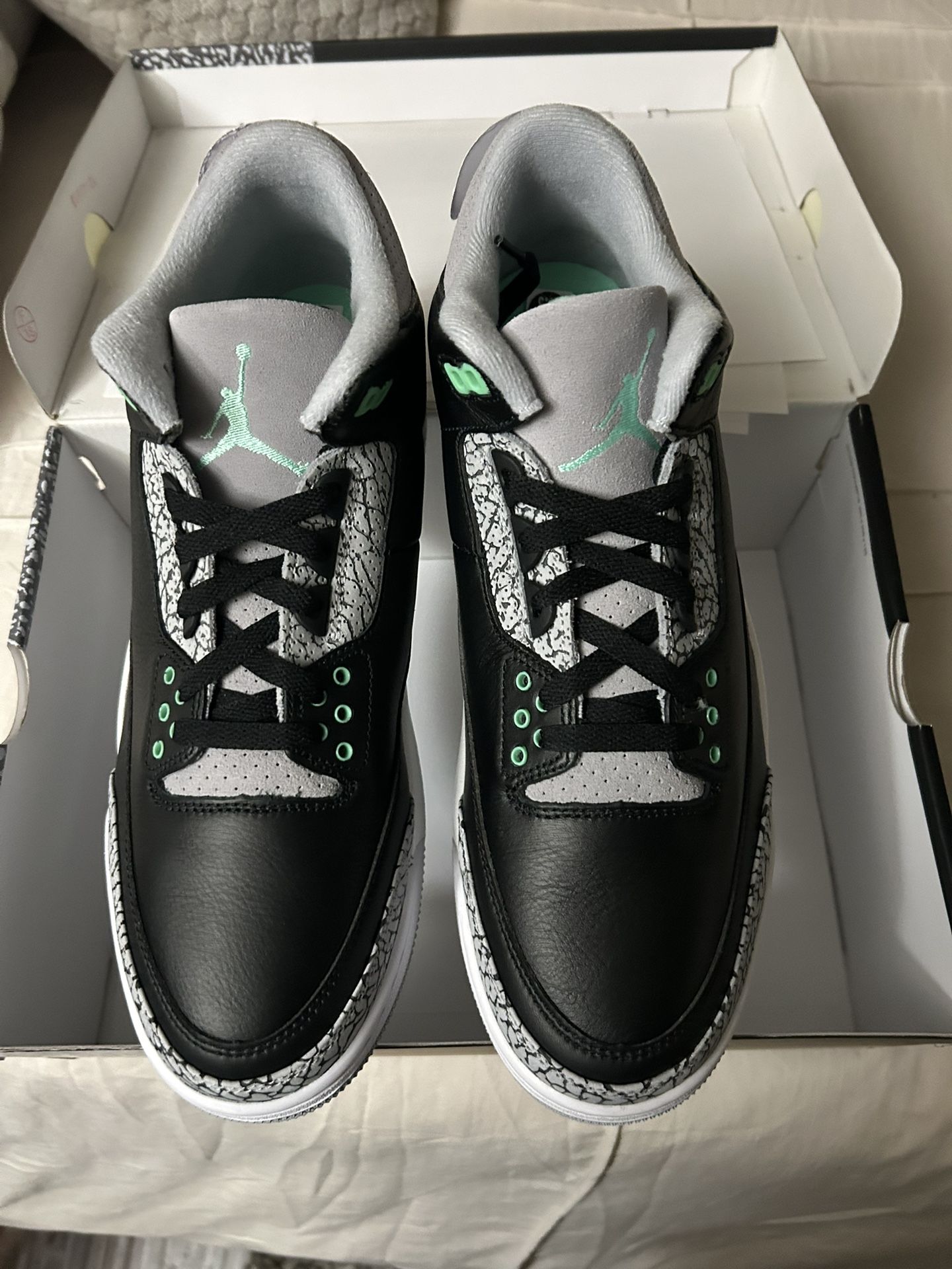 New Jordan 3 Green Glow Size 11.5