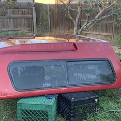 Fiberglass camper shell