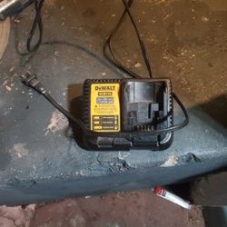 20V DEWALT CHARGER DCB115
