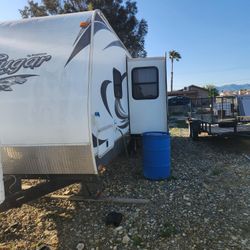 2013 Cougar Travel Trailer 