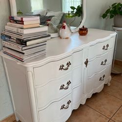 White wooden dresser with mirror