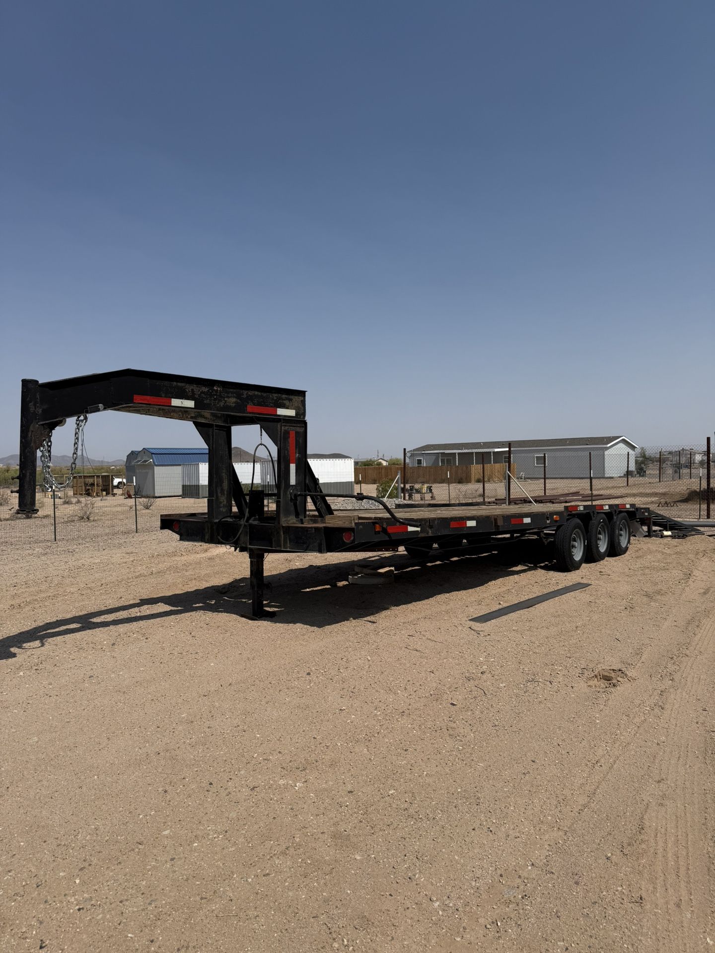TrĂ¡iler Gooseneck 24 Feet Long