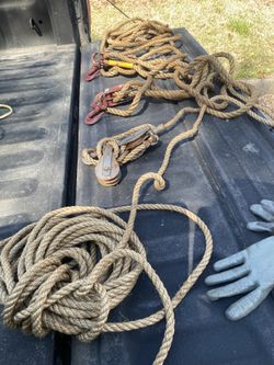 block and tackle pulley system