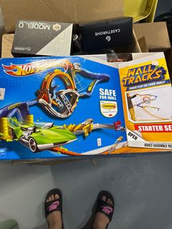 Hot Wheels Wall Tracks Starter Set