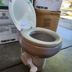 Used 510 Toilets (Dometic/thetford)