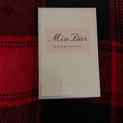 Miss Dior perfume