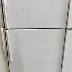 White 22 Cu Ft Whirlpool Refrigerator 
