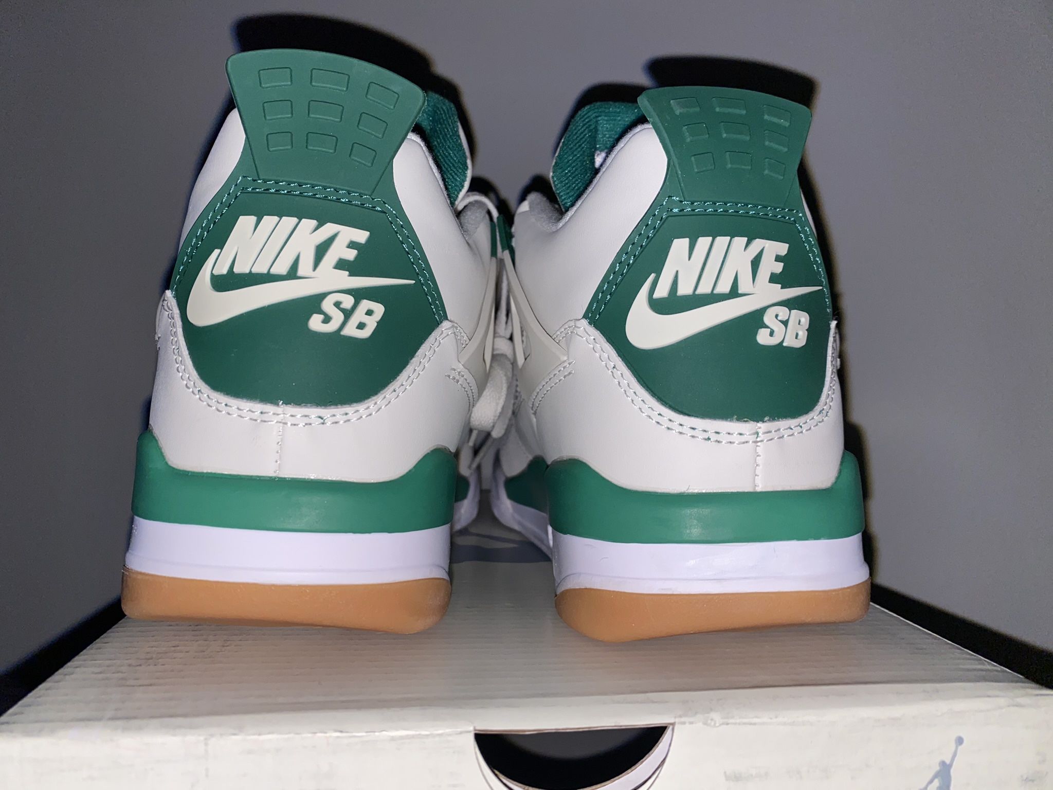 Air Jordan 4 SB