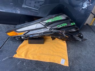 2022 2023 2024 HYUNDAI TUCSON RIGHT SIDE HEADLIGHT OEM USED