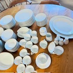 Noritake Reina China (101 pieces!)