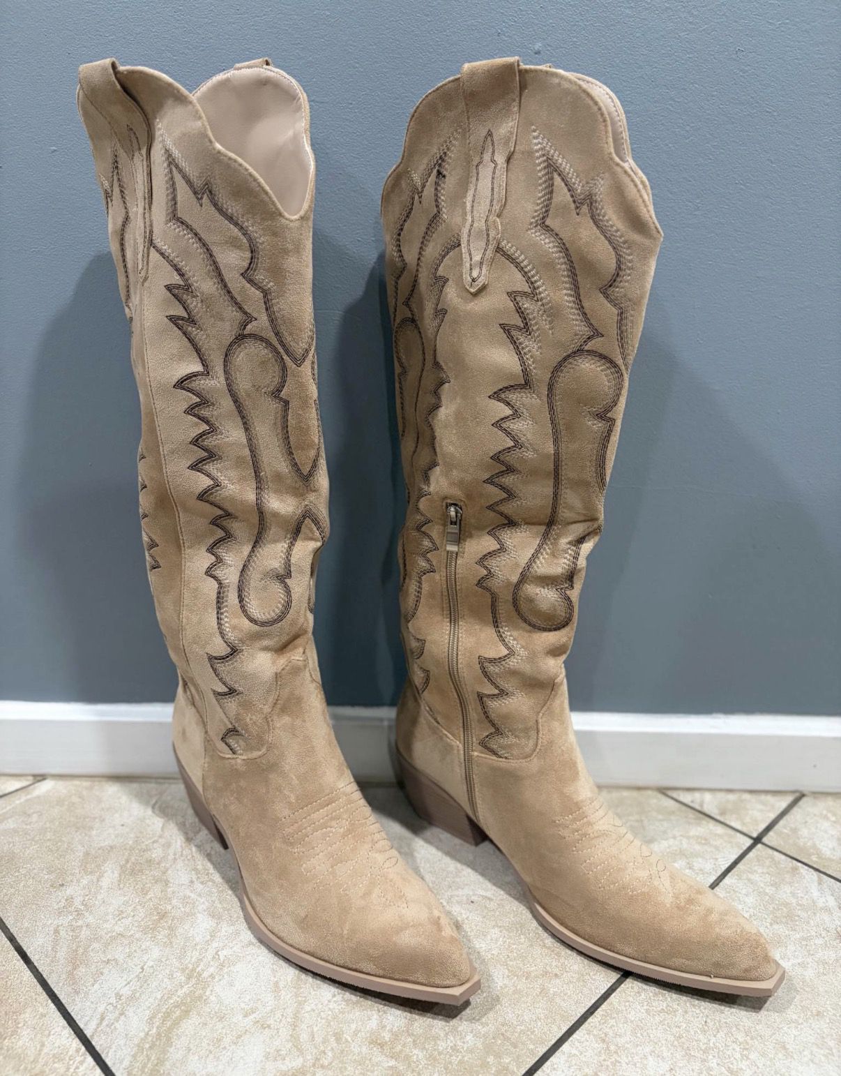 Women’s Apricot Boots 11
