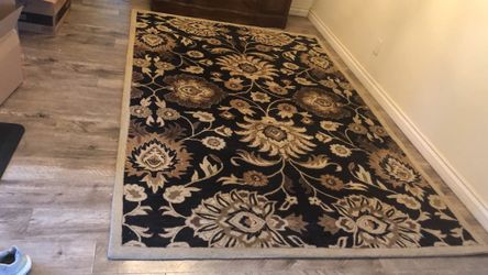 Moving Sale!! Large 5’ x 9’ Floral Area Rug – Good Condition
