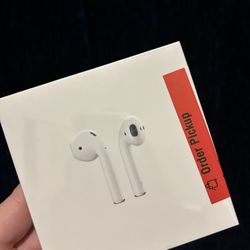  Apple - AirPods with Charging Case (2nd generation) - White 