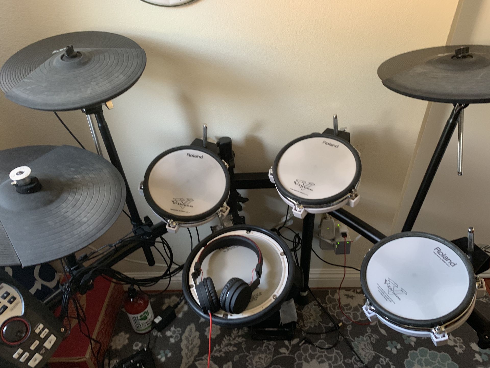 Roland electronic drum kit