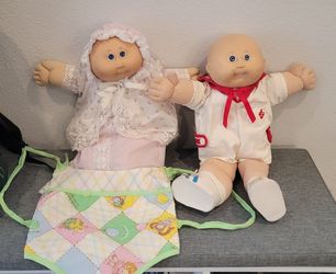 Vintage Cabbage Patch Kids Dolls + Carrier