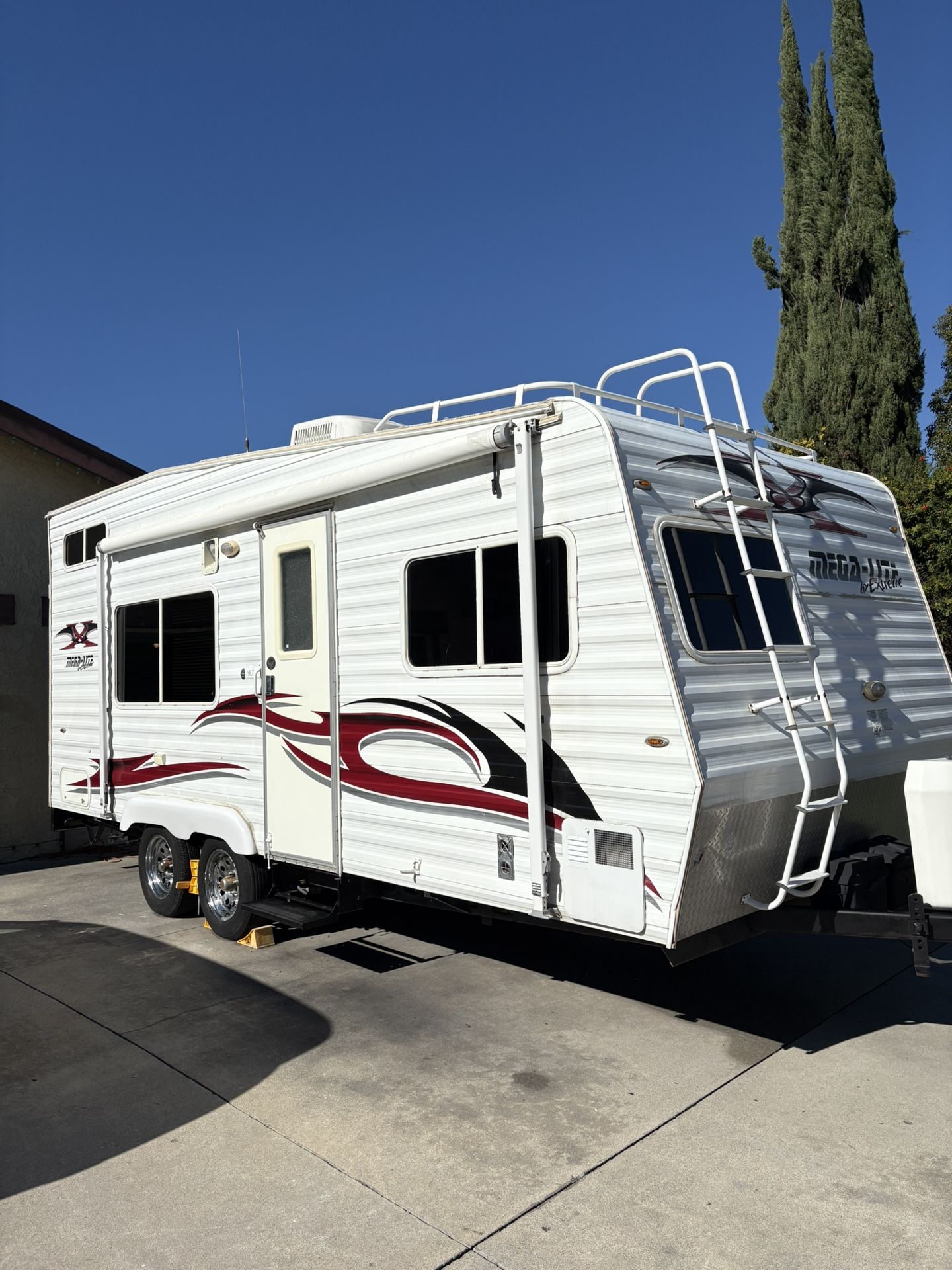 2007 Mega Lite Extrem 19ft Toyhauler