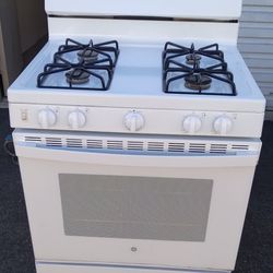 G.E Gas Stove For Sale With Delivery And Installation 
