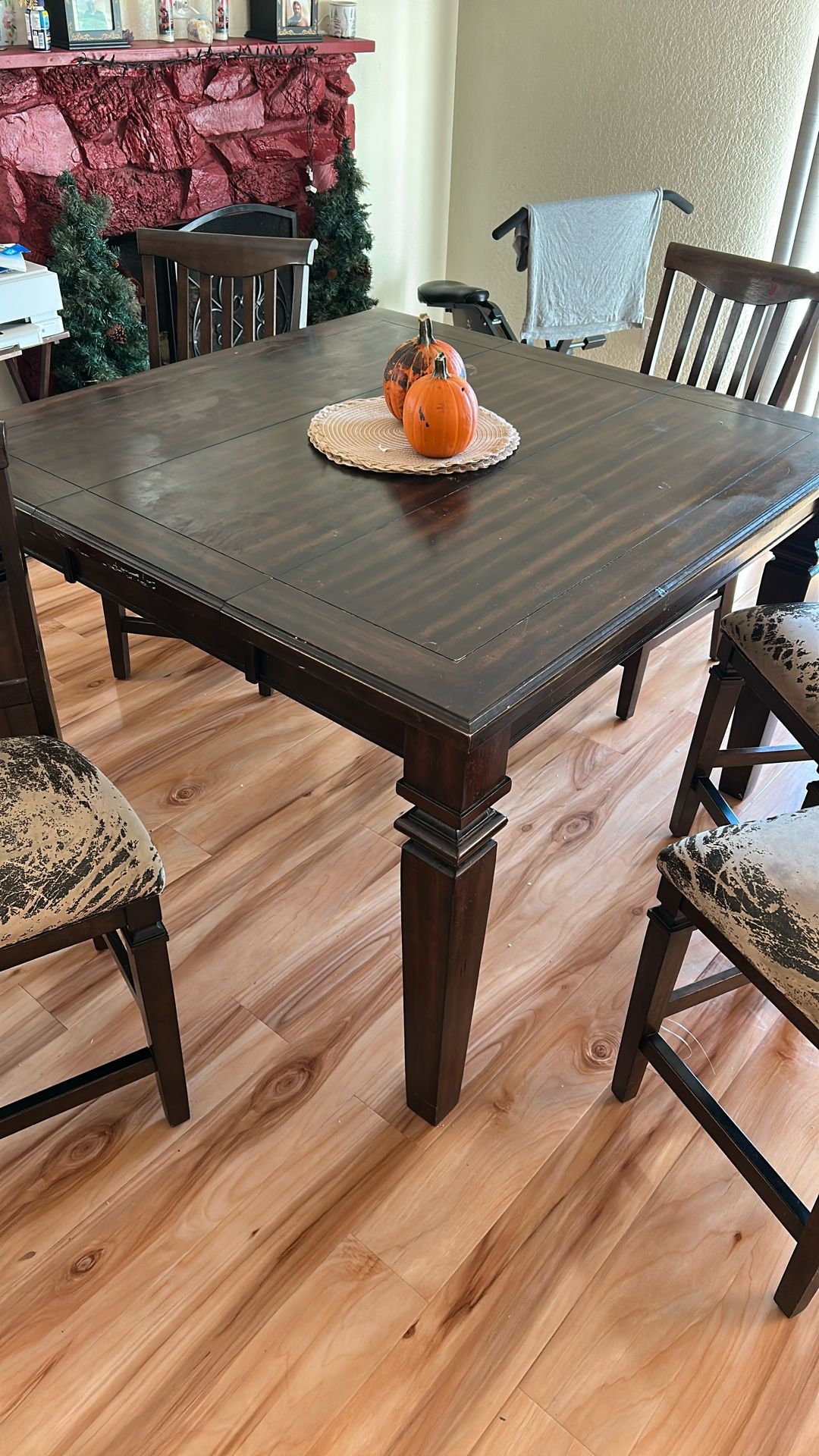 Dinning Room Table 