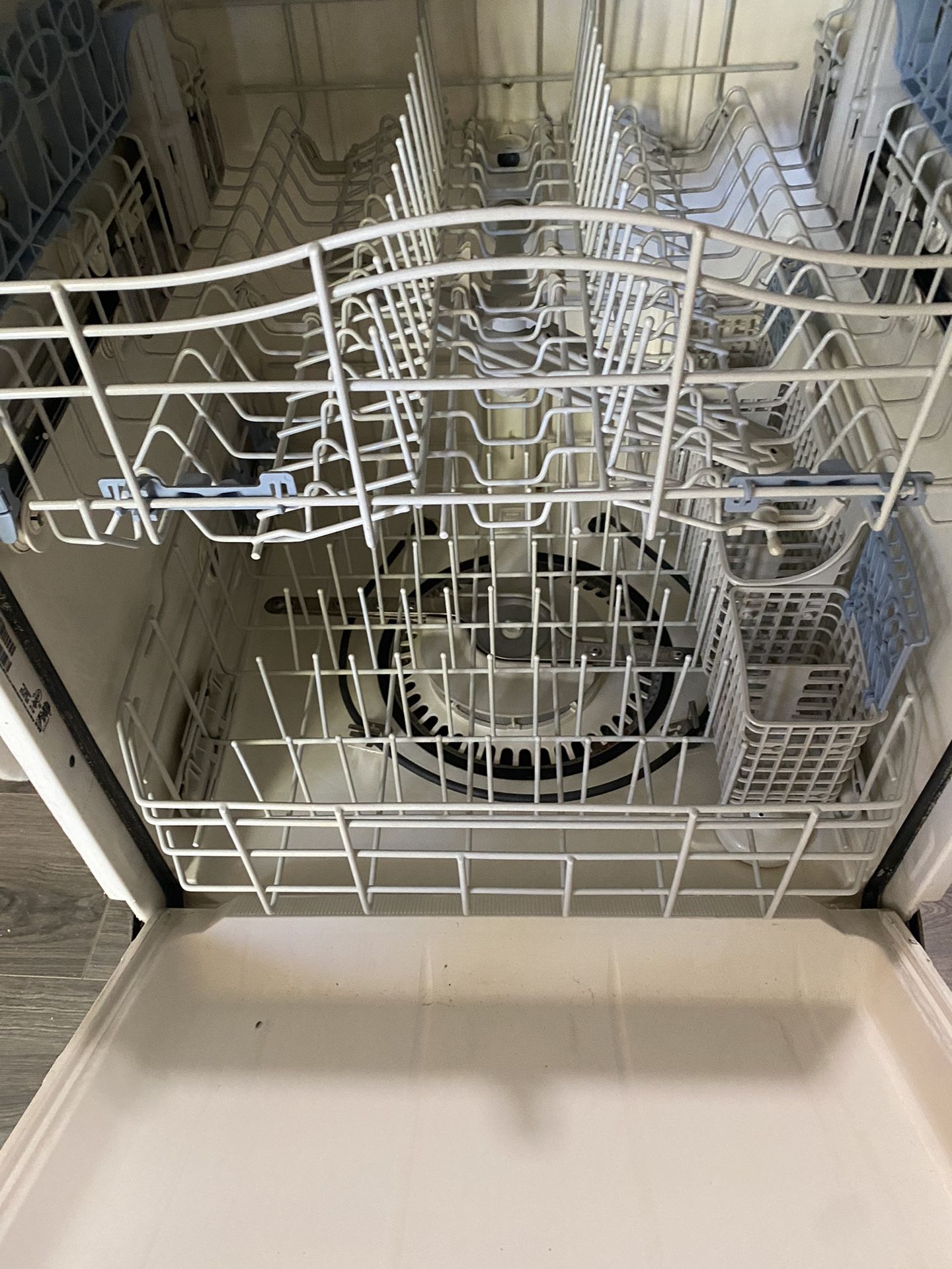 Working Dishwasher 