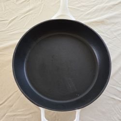 Tramontina Cast Iron Skillet w/ Lid