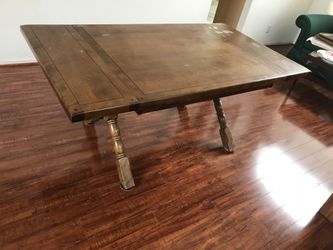 Real wood table w 5 chairs extra leafs to make larger