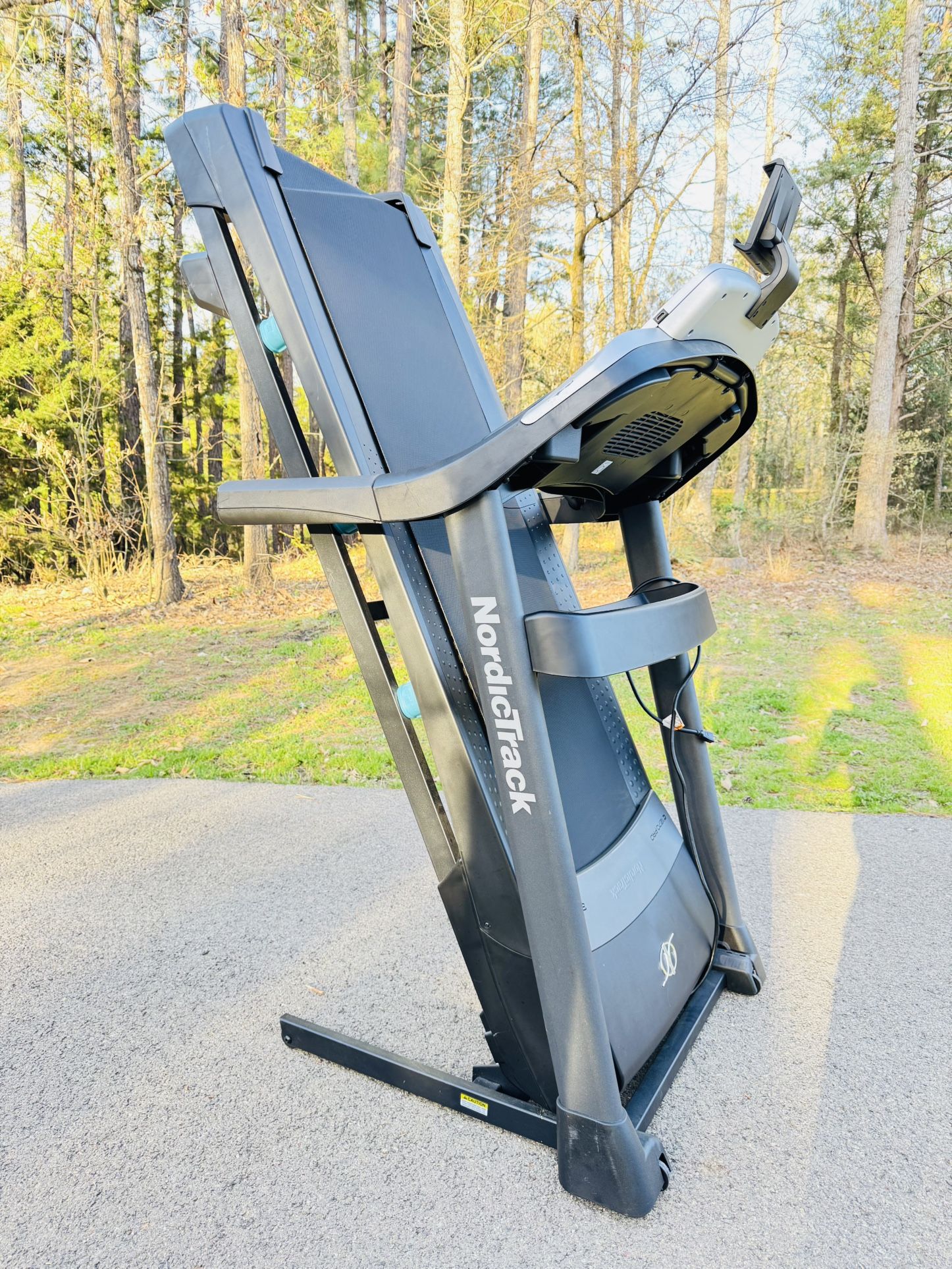NordicTrack C 1270 PRO Treadmill With Incline